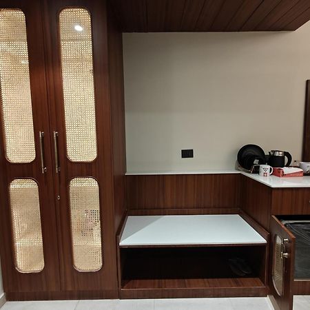 Bed and Breakfast Omaxe Hazratganj , Khusi Mahal Lucknow Exterior foto