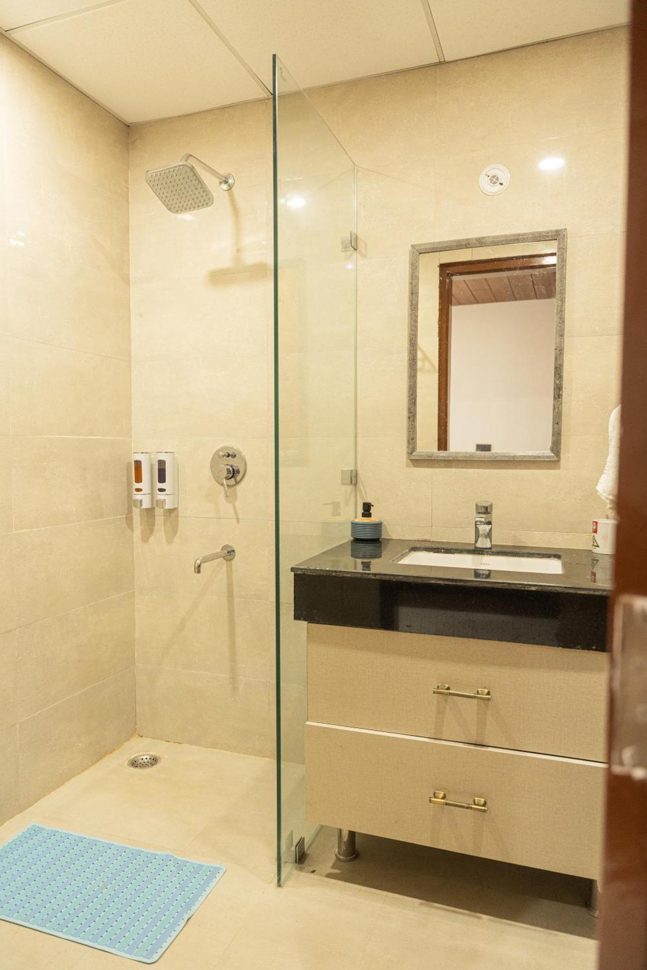 Bed and Breakfast Omaxe Hazratganj , Khusi Mahal Lucknow Exterior foto